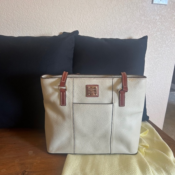 Dooney & Bourke tote - Picture 1 of 3